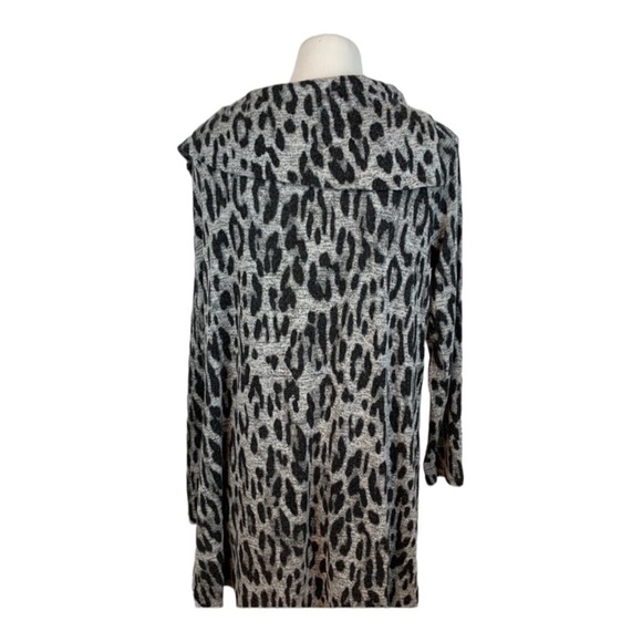 Chico’s Zenergy Leopard Print Sweater, Size 2 - Picture 8 of 12